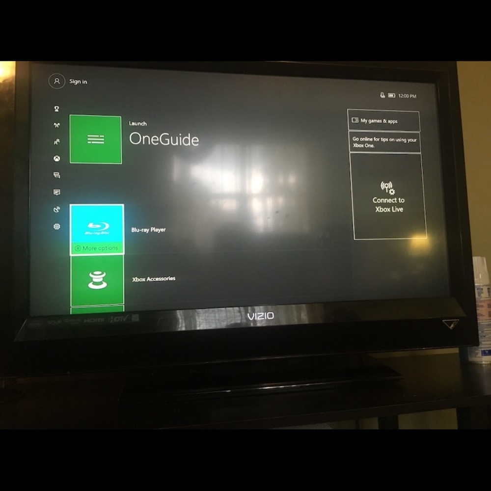 Xbox One S - Picture 3 of 6